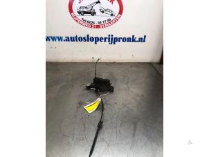Gebruikte Deurslot Mechaniek 4Deurs rechts-voor Citroen C3 Picasso (SH) 1.4 16V VTI 95 Prijs € 25,00 Margeregeling aangeboden door Autosloopbedrijf Jan Pronk B.V.