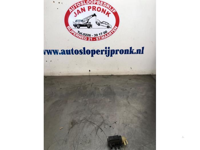 Gebruikte Overdrukklep Turbo Mercedes Vito (447.6) 2.2 116 CDI 16V Prijs € 25,00 Margeregeling aangeboden door Autosloopbedrijf Jan Pronk B.V.