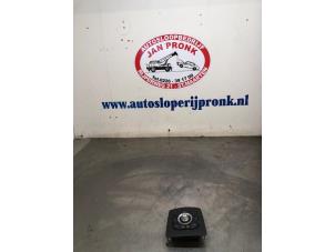 Gebruikte Bedieningspaneel Multi Media Renault Grand Scénic III (JZ) 1.4 16V TCe 130 Prijs € 30,00 Margeregeling aangeboden door Autosloopbedrijf Jan Pronk B.V.