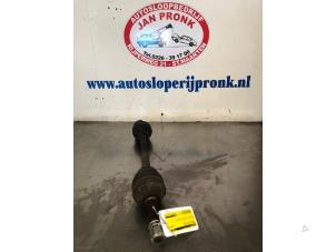 Gebruikte Aandrijfas links-voor Ford Transit 2.2 TDCi 16V Prijs € 50,00 Margeregeling aangeboden door Autosloopbedrijf Jan Pronk B.V.