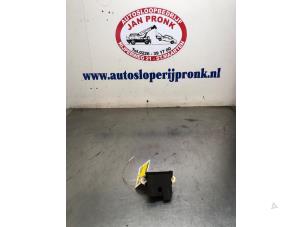 Gebruikte Slotmechaniek Achterklep Volkswagen Golf Plus (5M1/1KP) 1.6 FSI 16V Prijs € 25,00 Margeregeling aangeboden door Autosloopbedrijf Jan Pronk B.V.