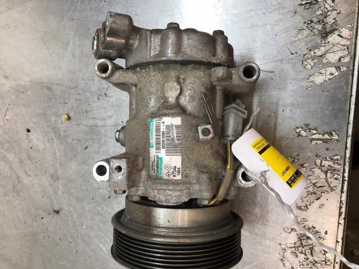 Aircopomp van een Renault Twingo II (CN) 1.2 16V 2011