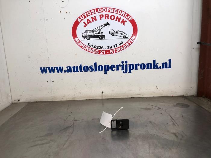 Gebruikte ESP Schakelaar Kia Picanto (TA) 1.0 12V Prijs € 20,00 Margeregeling aangeboden door Autosloopbedrijf Jan Pronk B.V.