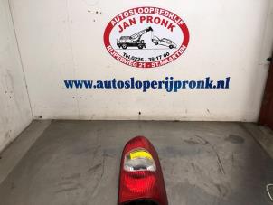 Gebruikte Achterlicht rechts Renault Master II (ED/HD/UD) 3.0 dCi 16V 140 Prijs € 30,00 Margeregeling aangeboden door Autosloopbedrijf Jan Pronk B.V.