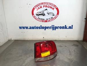 Gebruikte Achterlicht rechts Volkswagen Touareg (7LA/7L6) 5.0 TDI V10 Prijs € 25,00 Margeregeling aangeboden door Autosloopbedrijf Jan Pronk B.V.