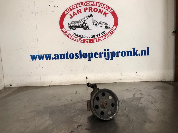 Gebruikte Servopomp Ford Focus 1 ST 2.0 16V ST170 Prijs € 75,00 Margeregeling aangeboden door Autosloopbedrijf Jan Pronk B.V.