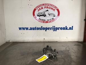 Gebruikte Gasklephuis Renault Laguna III (BT) 2.0 16V Prijs € 40,00 Margeregeling aangeboden door Autosloopbedrijf Jan Pronk B.V.