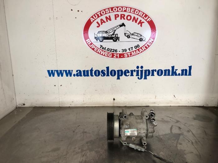 Gebruikte Aircopomp Renault Twingo II (CN) 1.2 16V Prijs € 40,00 Margeregeling aangeboden door Autosloopbedrijf Jan Pronk B.V.