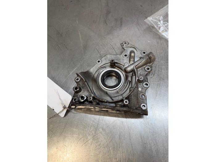 Gebruikte Oliepomp Volvo C30 (EK/MK) 1.6 D2 16V Prijs € 40,00 Margeregeling aangeboden door Autosloopbedrijf Jan Pronk B.V.