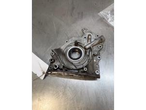 Gebruikte Oliepomp Volvo C30 (EK/MK) 1.6 D2 16V Prijs € 40,00 Margeregeling aangeboden door Autosloopbedrijf Jan Pronk B.V.