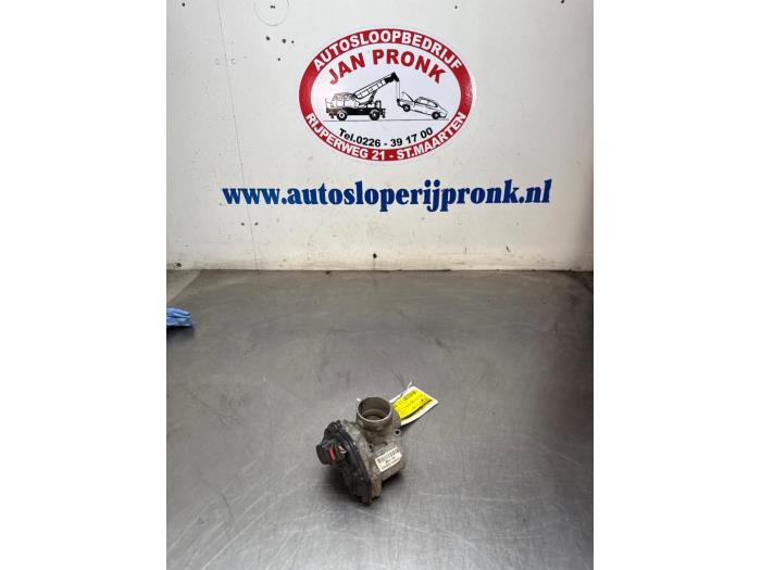 Gebruikte Gasklephuis Ford Fiesta 5 (JD/JH) 1.3 Prijs € 35,00 Margeregeling aangeboden door Autosloopbedrijf Jan Pronk B.V.