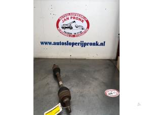 Gebruikte Aandrijfas links-voor Renault Megane III Grandtour (KZ) 1.5 dCi 110 Prijs € 40,00 Margeregeling aangeboden door Autosloopbedrijf Jan Pronk B.V.