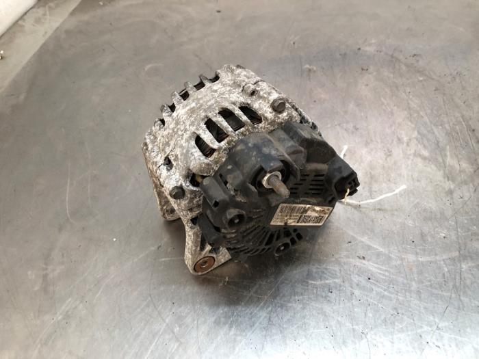 Dynamo van een Renault Megane III Grandtour (KZ) 1.5 dCi 110 2013
