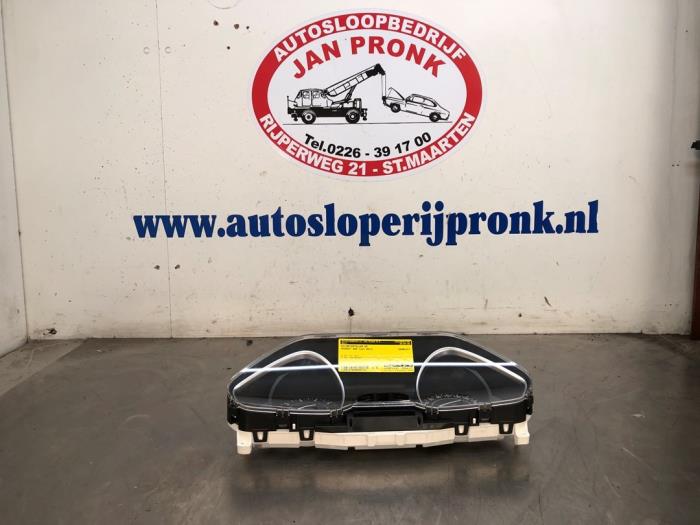 Gebruikte Kilometerteller KM Peugeot 208 I (CA/CC/CK/CL) 1.2 Vti 12V PureTech 82 Prijs € 50,00 Margeregeling aangeboden door Autosloopbedrijf Jan Pronk B.V.