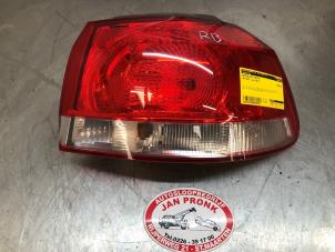 Gebruikte Achterlicht rechts Volkswagen Golf VI (5K1) 1.2 TSI BlueMotion Prijs € 25,00 Margeregeling aangeboden door Autosloopbedrijf Jan Pronk B.V.