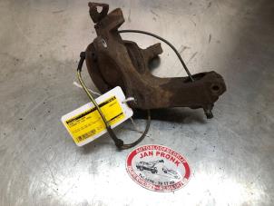 Gebruikte Fusee links-voor Citroen C1 1.0 12V Prijs € 40,00 Margeregeling aangeboden door Autosloopbedrijf Jan Pronk B.V.