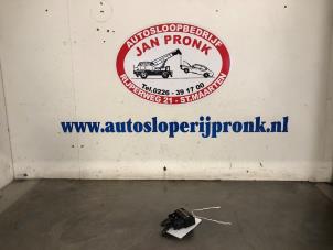 Gebruikte Accu controle module Mercedes SLK (R170) 2.3 230 K 16V Prijs € 75,00 Margeregeling aangeboden door Autosloopbedrijf Jan Pronk B.V.