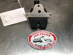 Gebruikte Slotmechaniek Achterklep Ford Mondeo IV Wagon 2.0 TDCi 135 16V Prijs € 25,00 Margeregeling aangeboden door Autosloopbedrijf Jan Pronk B.V.