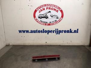 Gebruikte Extra Remlicht midden Audi A4 Cabriolet (B6) 2.5 TDI 24V Prijs € 50,00 Margeregeling aangeboden door Autosloopbedrijf Jan Pronk B.V.