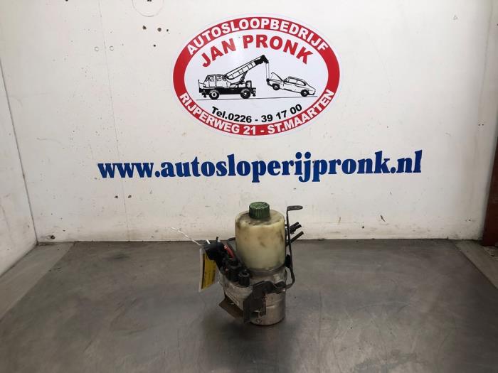 Gebruikte Servopomp Skoda Fabia II (5J) 1.2i Prijs € 50,00 Margeregeling aangeboden door Autosloopbedrijf Jan Pronk B.V.