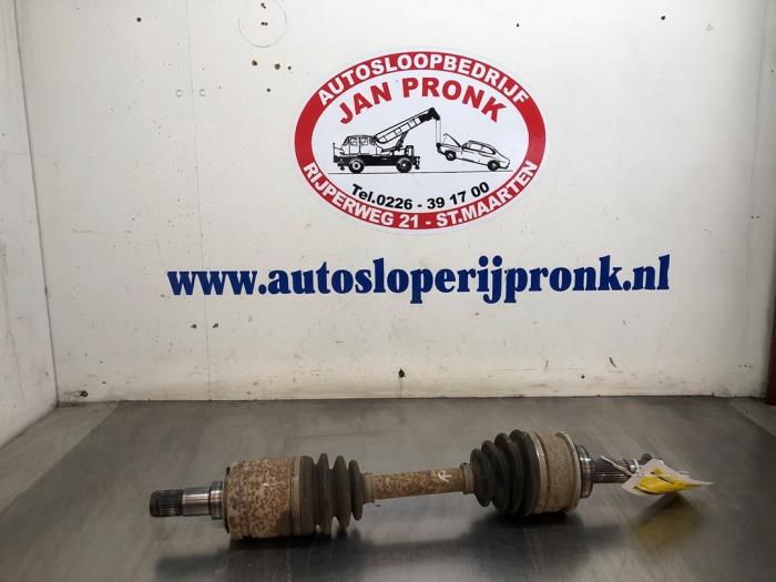 Gebruikte Aandrijfas rechts-voor Toyota Land Cruiser (J12) 3.0 D-4D 16V Prijs € 125,00 Margeregeling aangeboden door Autosloopbedrijf Jan Pronk B.V.