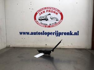 Gebruikte Ruit schakelaar elektrisch Hyundai iX20 (JC) 1.4i 16V Prijs € 125,00 Margeregeling aangeboden door Autosloopbedrijf Jan Pronk B.V.