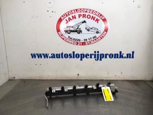 Gebruikte Injector brug BMW 5 serie (E60) 520i 24V Prijs € 50,00 Margeregeling aangeboden door Autosloopbedrijf Jan Pronk B.V.