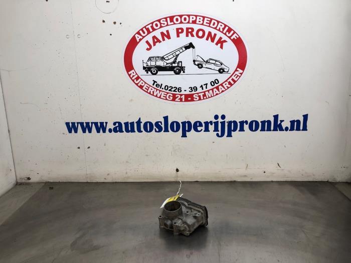 Gebruikte Gasklephuis Dacia Sandero I (BS) 1.2 16V Prijs € 50,00 Margeregeling aangeboden door Autosloopbedrijf Jan Pronk B.V.