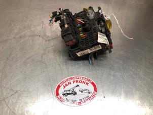 Gebruikte Zekeringkast Peugeot 407 SW (6E) 2.0 16V Prijs € 250,00 Margeregeling aangeboden door Autosloopbedrijf Jan Pronk B.V.