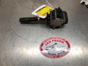 Gebruikte Licht Schakelaar Renault Master I 2.5 TD 28-35 Prijs € 25,00 Margeregeling aangeboden door Autosloopbedrijf Jan Pronk B.V.