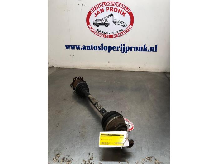 Gebruikte Aandrijfas rechts-voor Seat Exeo (3R2) 1.8 T 20V Prijs € 50,00 Margeregeling aangeboden door Autosloopbedrijf Jan Pronk B.V.