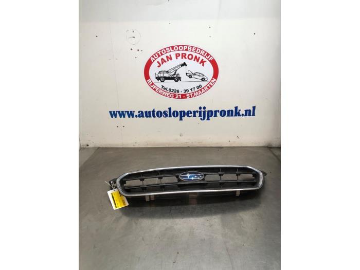 Gebruikte Grille Subaru Outback (BP) 2.5 16V Prijs € 50,00 Margeregeling aangeboden door Autosloopbedrijf Jan Pronk B.V.