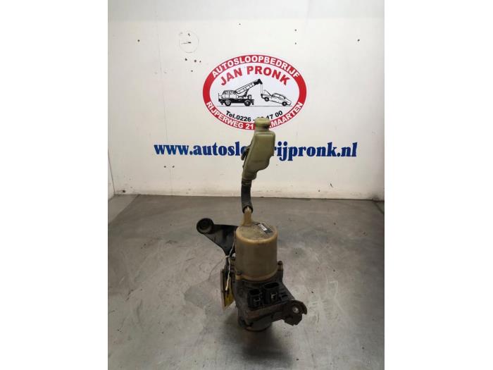 Gebruikte Servopomp Mazda 5 (CWA9) 2.0i 16V Prijs € 100,00 Margeregeling aangeboden door Autosloopbedrijf Jan Pronk B.V.