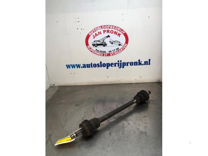Gebruikte Aandrijfas links-achter Mercedes C (W204) 1.8 C-180 CGI 16V Prijs € 35,00 Margeregeling aangeboden door Autosloopbedrijf Jan Pronk B.V.