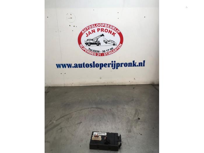 Gebruikte Module Bodycontrol Opel Vivaro 2.0 CDTI Prijs € 60,00 Margeregeling aangeboden door Autosloopbedrijf Jan Pronk B.V.
