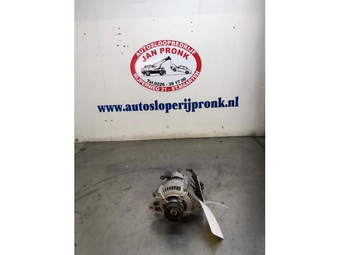 Gebruikte Dynamo Toyota Corolla (E11) 1.6 16V Prijs € 75,00 Margeregeling aangeboden door Autosloopbedrijf Jan Pronk B.V.