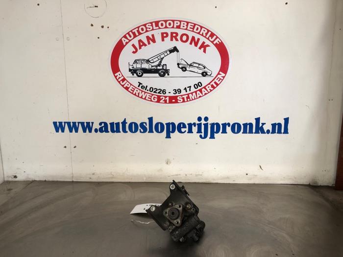 Gebruikte Servopomp BMW 3 serie Touring (E46/3) 320i 24V Prijs € 75,00 Margeregeling aangeboden door Autosloopbedrijf Jan Pronk B.V.