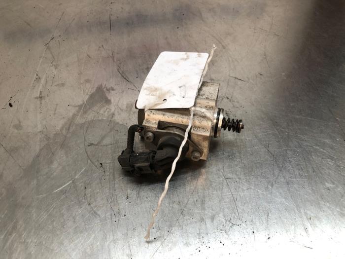 Gebruikte Brandstofpomp Mechanisch Volkswagen Golf V (1K1) 1.4 FSI 16V Prijs € 125,00 Margeregeling aangeboden door Autosloopbedrijf Jan Pronk B.V.