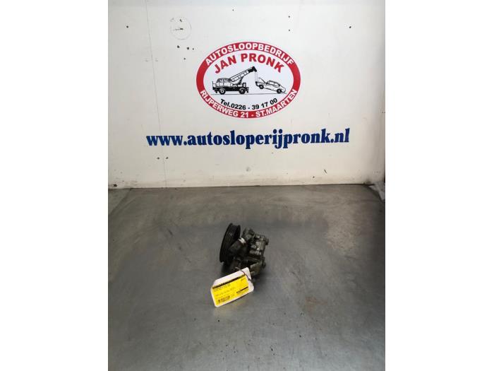 Gebruikte Servopomp Toyota Celica (ZZT230/231) 1.8i 16V Prijs € 40,00 Margeregeling aangeboden door Autosloopbedrijf Jan Pronk B.V.