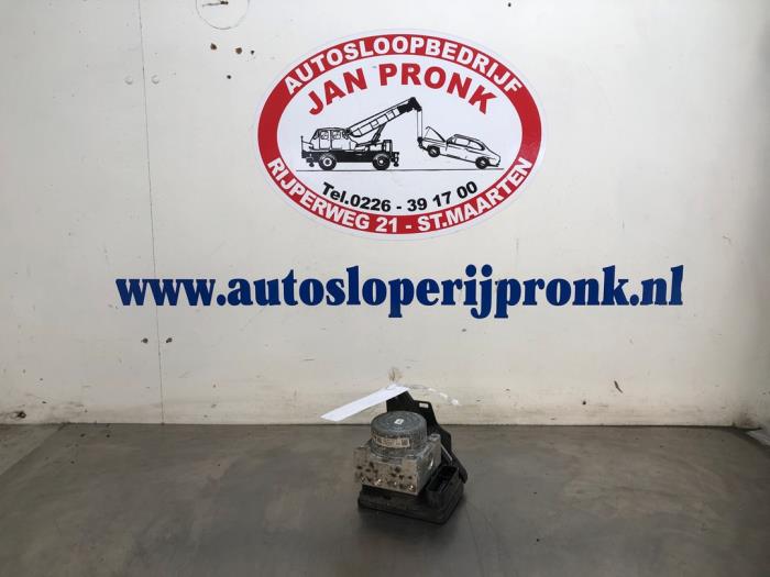 Gebruikte ABS Pomp Seat Leon (5FB) 1.6 TDI Ecomotive 16V Prijs € 100,00 Margeregeling aangeboden door Autosloopbedrijf Jan Pronk B.V.