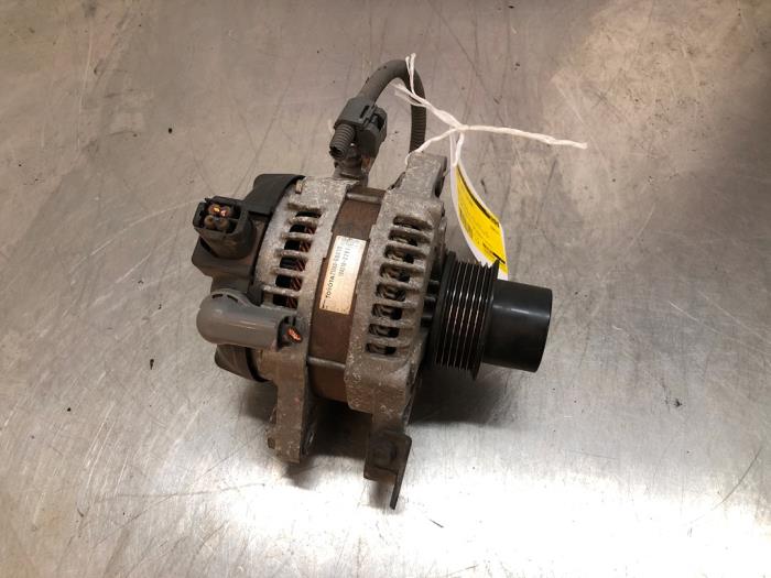 Gebruikte Dynamo Toyota Yaris II (P9) 1.0 12V VVT-i Prijs € 75,00 Margeregeling aangeboden door Autosloopbedrijf Jan Pronk B.V.