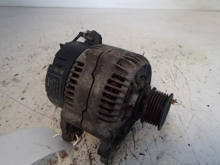 Gebruikte Alternator Volkswagen Golf III (1H1) 1.9 TDI Prijs € 35,00 Margeregeling aangeboden door Autosloopbedrijf Jan Pronk B.V.