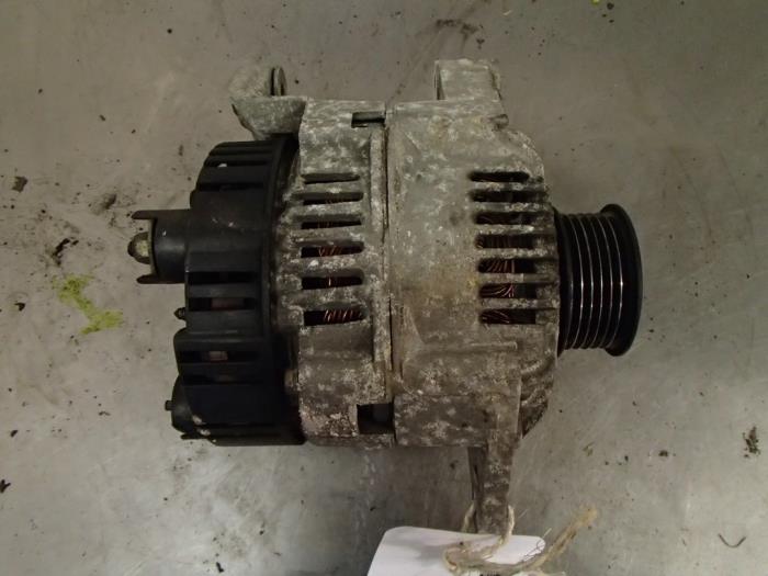 Gebruikte Dynamo Renault Megane Scénic (JA) 2.0 RT Prijs € 35,00 Margeregeling aangeboden door Autosloopbedrijf Jan Pronk B.V.