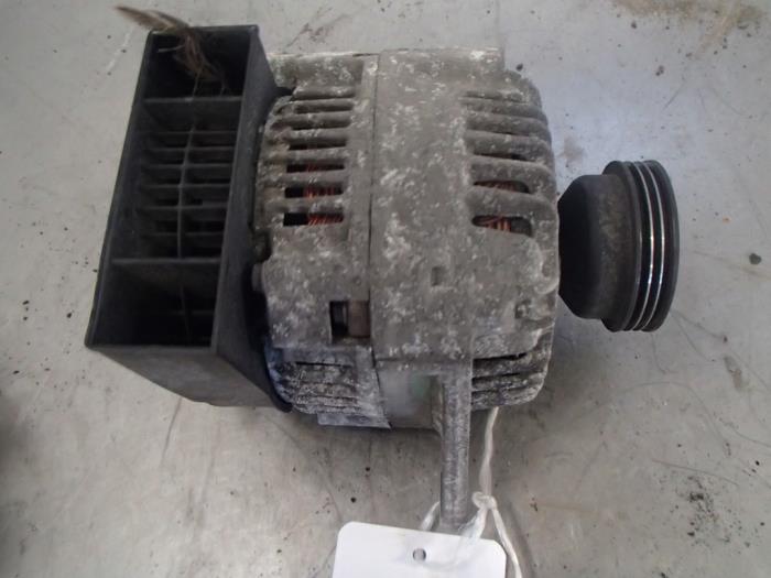 Gebruikte Dynamo Renault Clio II (BB/CB) 1.4 Prijs € 35,00 Margeregeling aangeboden door Autosloopbedrijf Jan Pronk B.V.