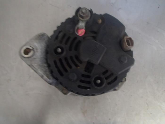 Dynamo van een Renault Megane (BA) 1.9D RN,RT 1999