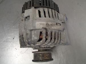 Gebruikte Dynamo Volkswagen Passat Variant (3B5) 1.8 20V Prijs € 40,00 Margeregeling aangeboden door Autosloopbedrijf Jan Pronk B.V.