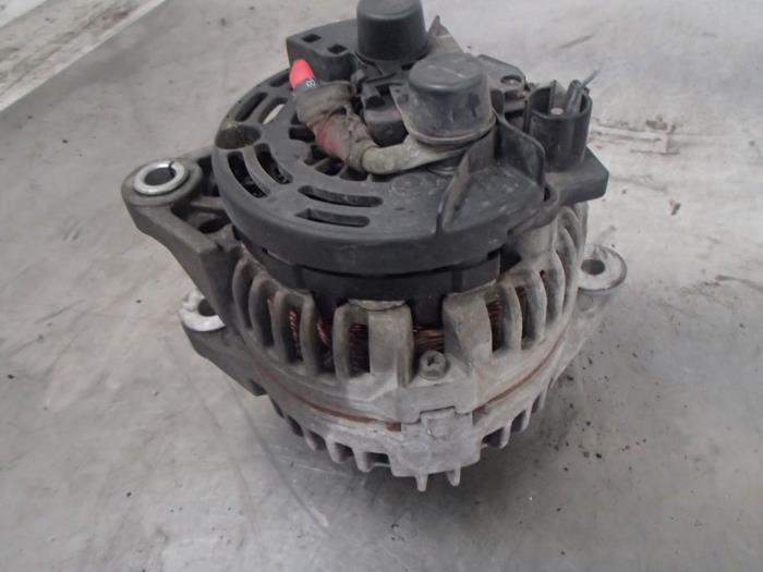 Gebruikte Dynamo Alfa Romeo 147 (937) 1.6 HP Twin Spark 16V Prijs € 40,00 Margeregeling aangeboden door Autosloopbedrijf Jan Pronk B.V.