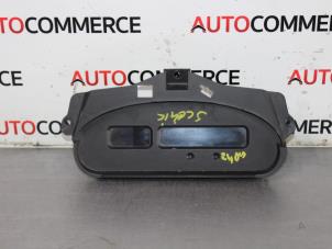 Gebruikte Display Interieur Renault Scénic I (JA) 2.0 16V Prijs op aanvraag aangeboden door Autocommerce