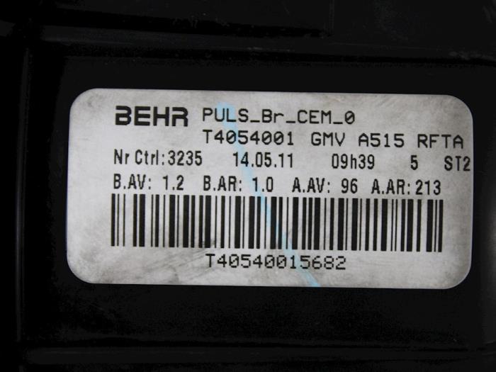 Kachel Ventilatiemotor van een Citroën DS3 (SA) 1.6 Blue HDi 115 16V 2015