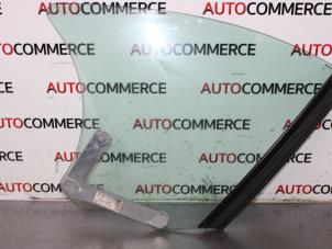 Gebruikte Ruit 2Deurs rechts-achter Peugeot 207 CC (WB) 1.6 16V Prijs op aanvraag aangeboden door Autocommerce